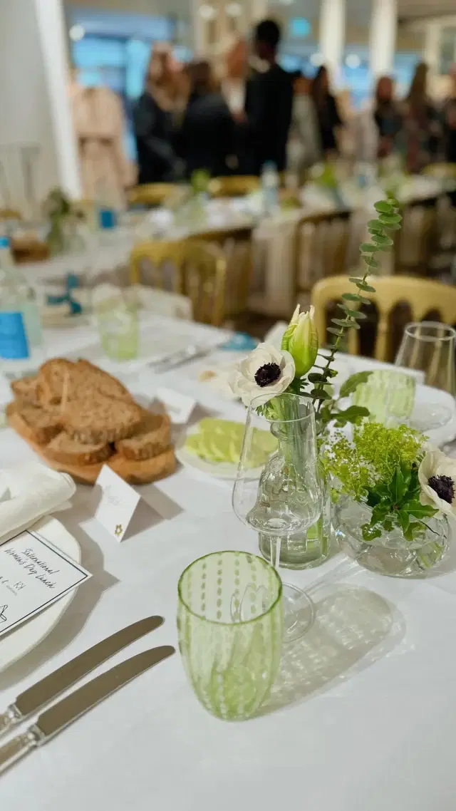 It was an absolute pleasure to cook for the @_dara5_ x @knatchbullsavilerow International Women’s Day lunch, celebrating women in business with an exclusive VIP guestlist.

We kicked off the meal with Somerset cheddar and @somcharcuterie Coppa skewers, perfectly paired with a refreshing @botivodrinks Spritz and/ or Champagne accompaniment.. 

We transformed Knatchbull’s stunning suit showroom into a makeshift kitchen, serving up a delicious array of spring seasonal sharing plates. 

Here is what was on the menu. As always, the menu celebrates the vibrant produce of spring, thoughtfully balanced with protein, fiber, and a touch of fermented flavour. 

Sharing Feast Menu 

Creamy Leek & @boldbeanco Butterbean Chicken Thigh with Leek Vinaigrette (gf) (df)
Vegan option - Seeded Balsamic Tofu with Creamy Leeks & Butterbeans

Brown Rice Salad with Diced Spring Vegetables(vg) (gf)

Sesame Beetroot, Umami Mushroom & Marinated Kale Salad (vg) (gf)

Carrot Ginger Kraut, Winter Leaves & Purple Sprouting Broccoli with Whipped Carrot Tofu (vg) (gf)

Dessert
Dark Chocolate Chip Cookies
Cocoa & Tahini Medjool Date Brownies (vg) (gf)

Thanks @thecommunityfarm for all of the delicious organic veggies! 
@meatboxbristol for the chicken 

Will hopefully be back at Knatchbull again soon! 

#spring #springflavours #event #internationalwomansday #lunch #healthyfood