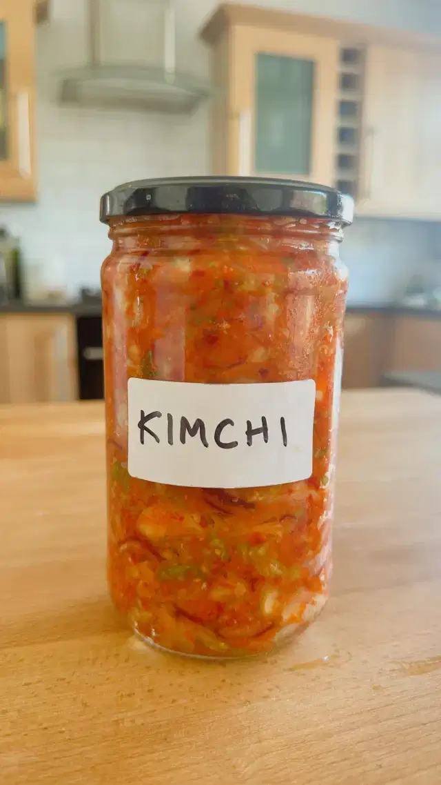 Good for the gut - The new and improved kimchi recipe! The @herbamareuk spicy sea salt is a game changer, really adds a depth of flavour to this ferment. Kimchi Recipe500g Sweetheart Cabbage (hispi)100g Carrots (peeled and grated)100g Red Radishes2-3% Salt of the total weight - 3% for a saltier version Paste3 Spring Onions (green, white parts and roots separated)15g garlic (3 cloves) – crushed15g Root Ginger (peeled and roughly chopped)50g Apple (roughly chopped)1 tbsp Sugar25g Gochugaru1 tbsp Red Miso Shred vegetables and calculate 3% salt. Add salt and massage for 5-10 minutes. Leave the vegetables to salt for one hour, giving it a squeeze and flip half way through ensuring that all of the cabbage has wilted and there is brine at the bottom of the bowl. Blitz the paste in a food processor, whizzing up the white part of the spring onion with the rest of the ingredients to make a thick paste. After one hour squeeze the vegetables and reserve the brine. Add the squeezed vegetable with the thinly sliced green of the spring onion and massage in the paste. Put it back into the jar and press it down and add the reserved brine and so it covers the veg. Ferment for 5-7 days.#ferment #spicyseasalt #fermentation #kimchi #fermented #goodforthegut